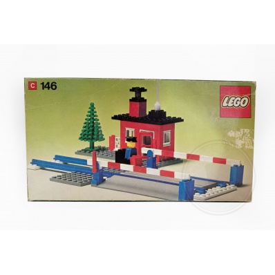 LEGO 146 Level Crossing